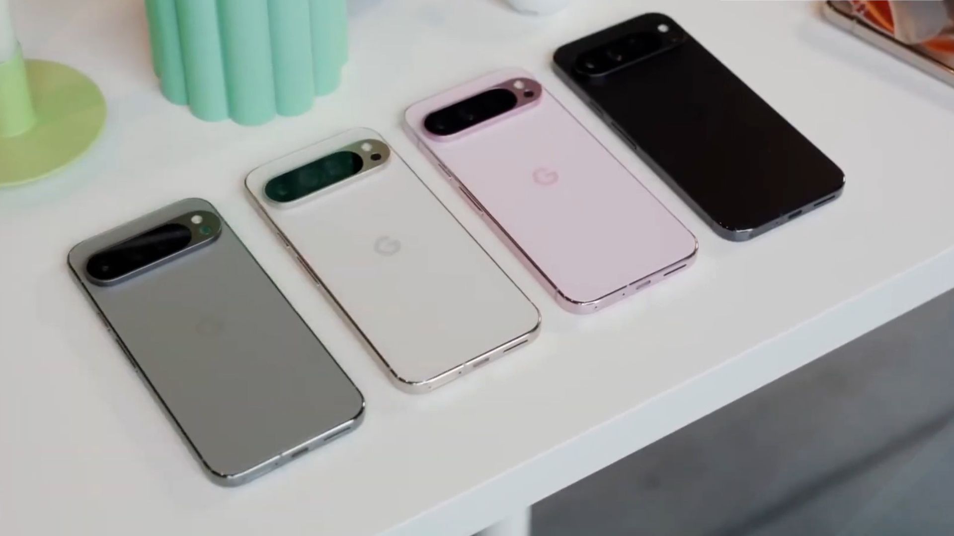 Pixel 10 Pro 128GB vs 256GB Jade color storage leak