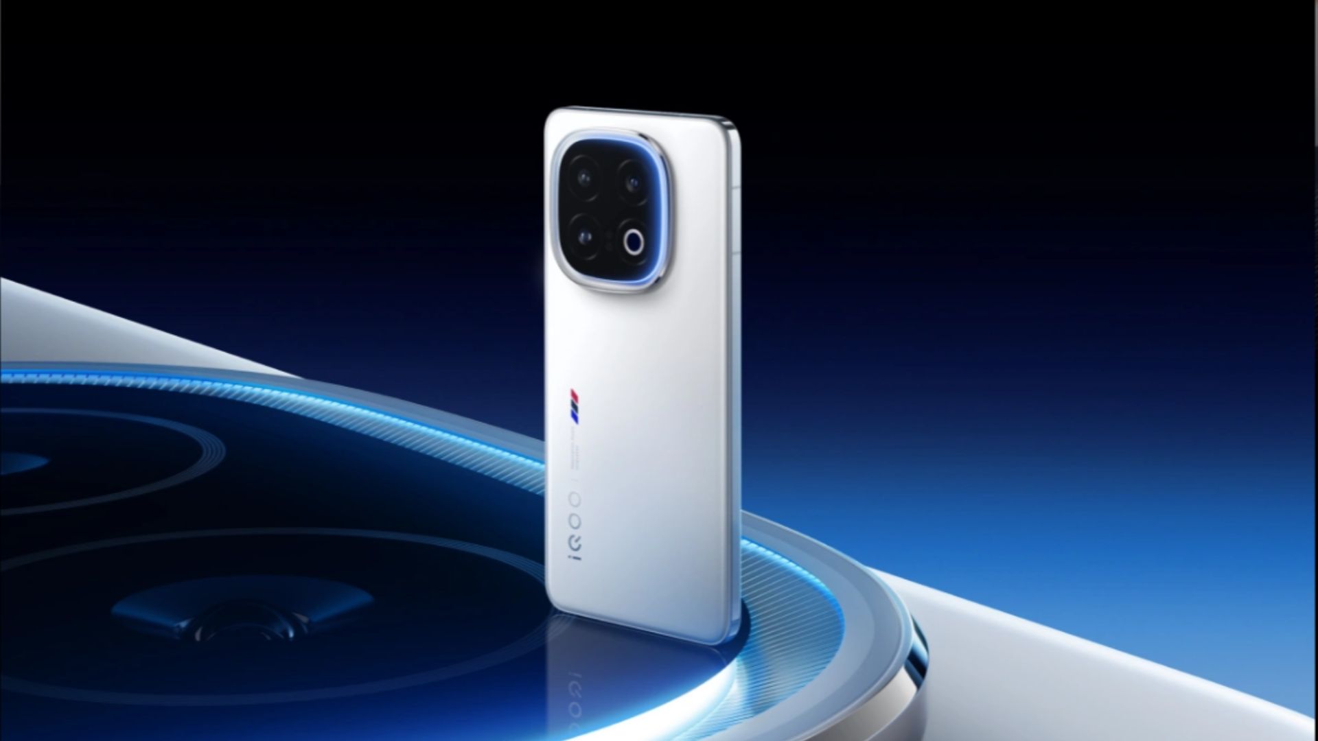 iQOO 15 Ultra Leak Reveals Cooling Fan, 7,000mAh Battery